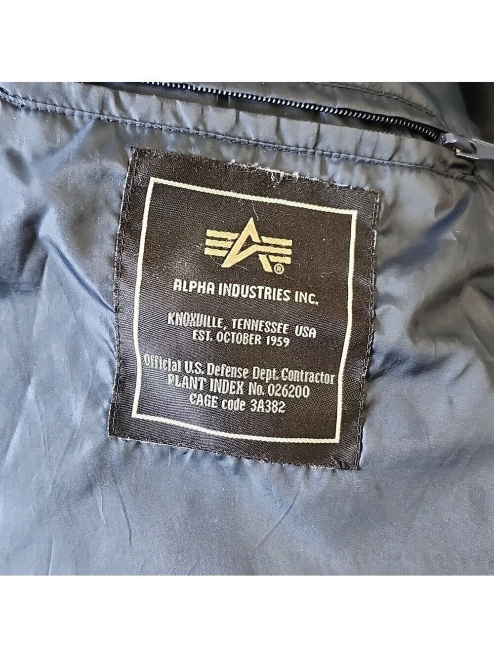 Alpha Industries Men's Black Puffer Jacket Coat Down Filled Size XXL **Flawed** - Picture 6 of 15